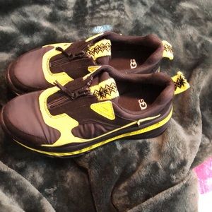 Worn once ugg athletic shoes.